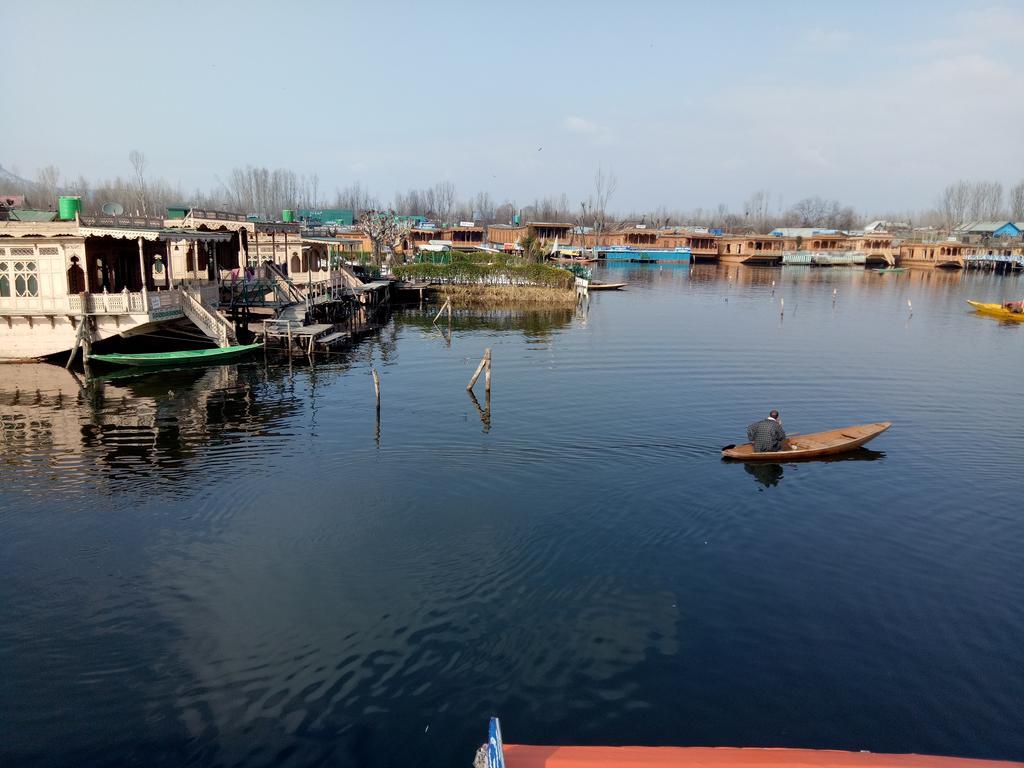 Young Shahzada Group Of Houseboats Σριναγκάρ Εξωτερικό φωτογραφία